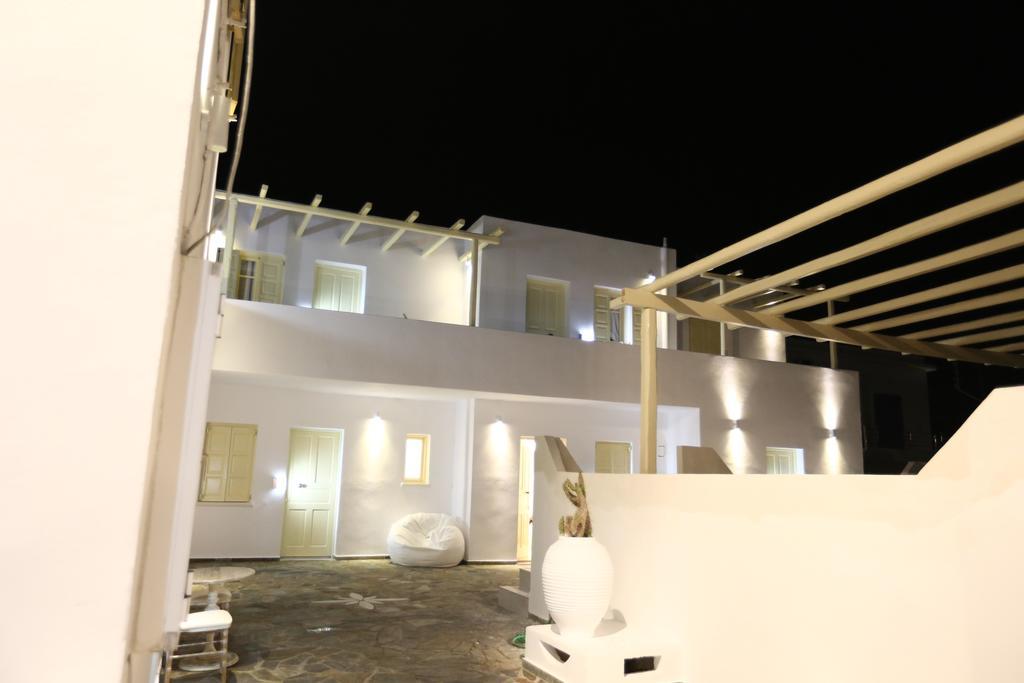 The White Suites Adamantas  ภายนอก รูปภาพ