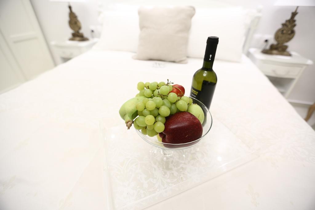 The White Suites Adamantas  ภายนอก รูปภาพ