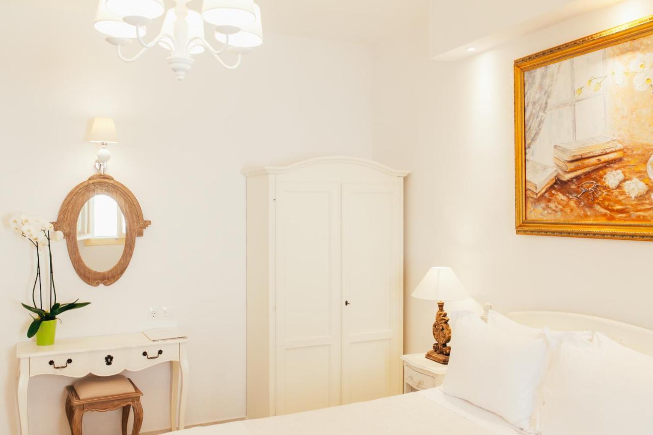 The White Suites Adamantas  ภายนอก รูปภาพ