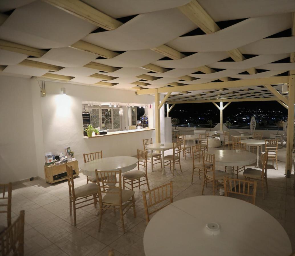 The White Suites Adamantas  ภายนอก รูปภาพ