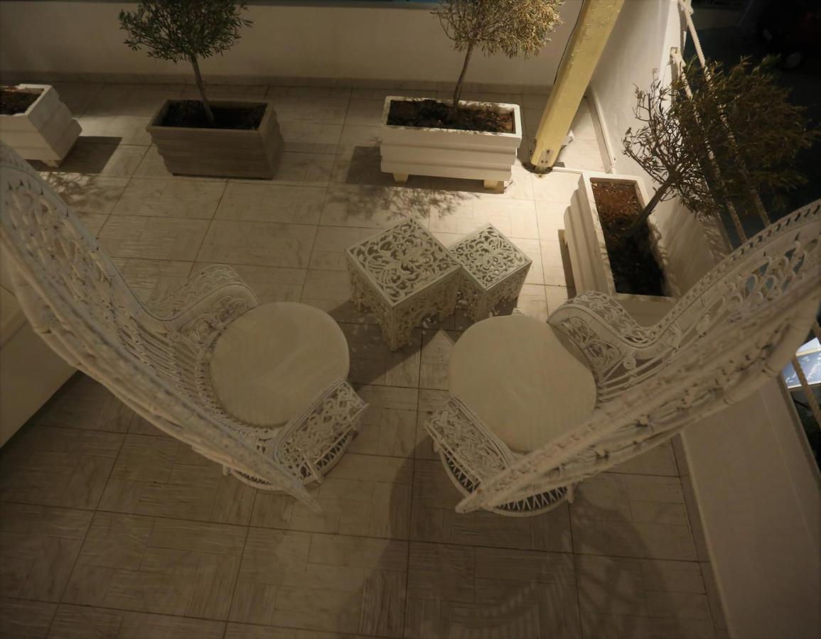 The White Suites Adamantas  ภายนอก รูปภาพ